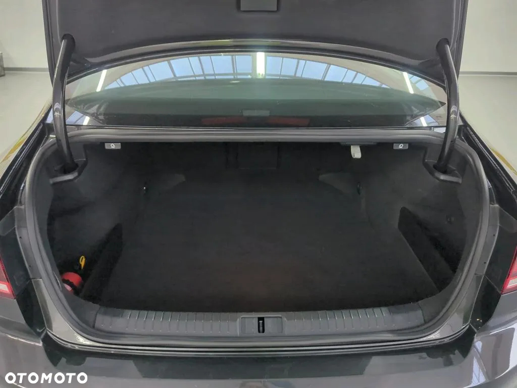 Volkswagen Passat 2.0 TSI Business DSG - 7
