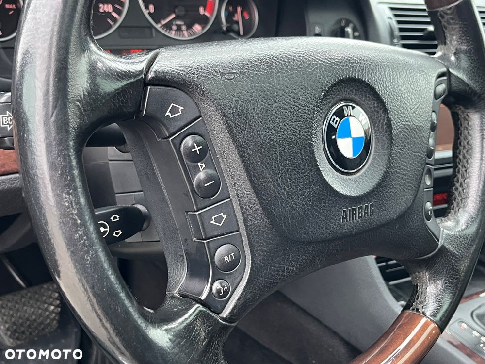 BMW Seria 5 - 28