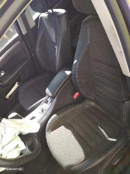 SISTEMA DE ÁUDIO RÁDIO CD RENAULT LAGUNA III BERLINA - 11