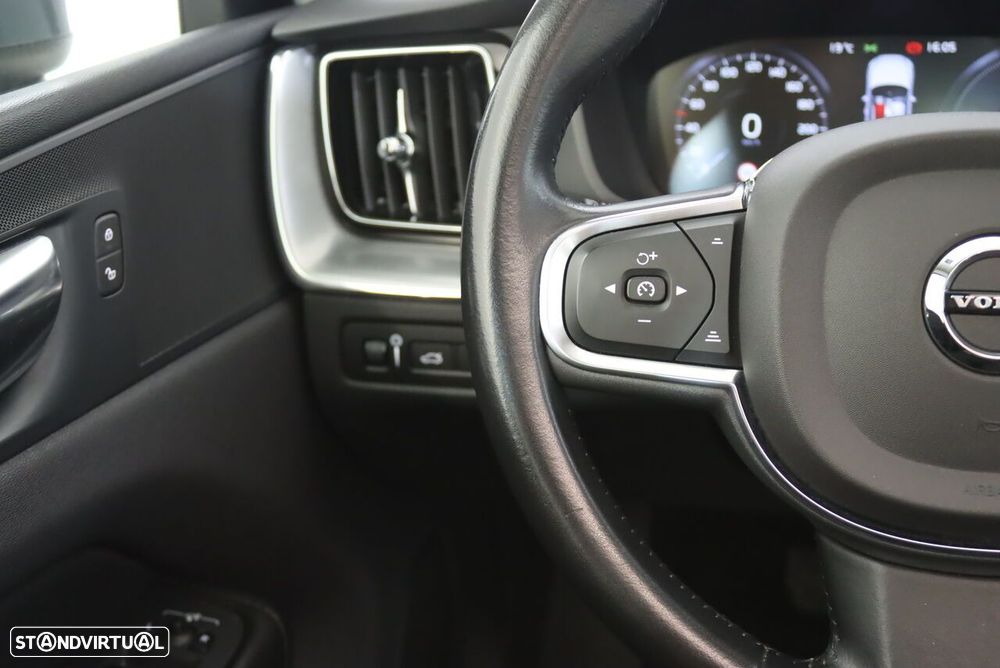 Volvo XC 60 2.0 T8 PHEV Momentum AWD - 17