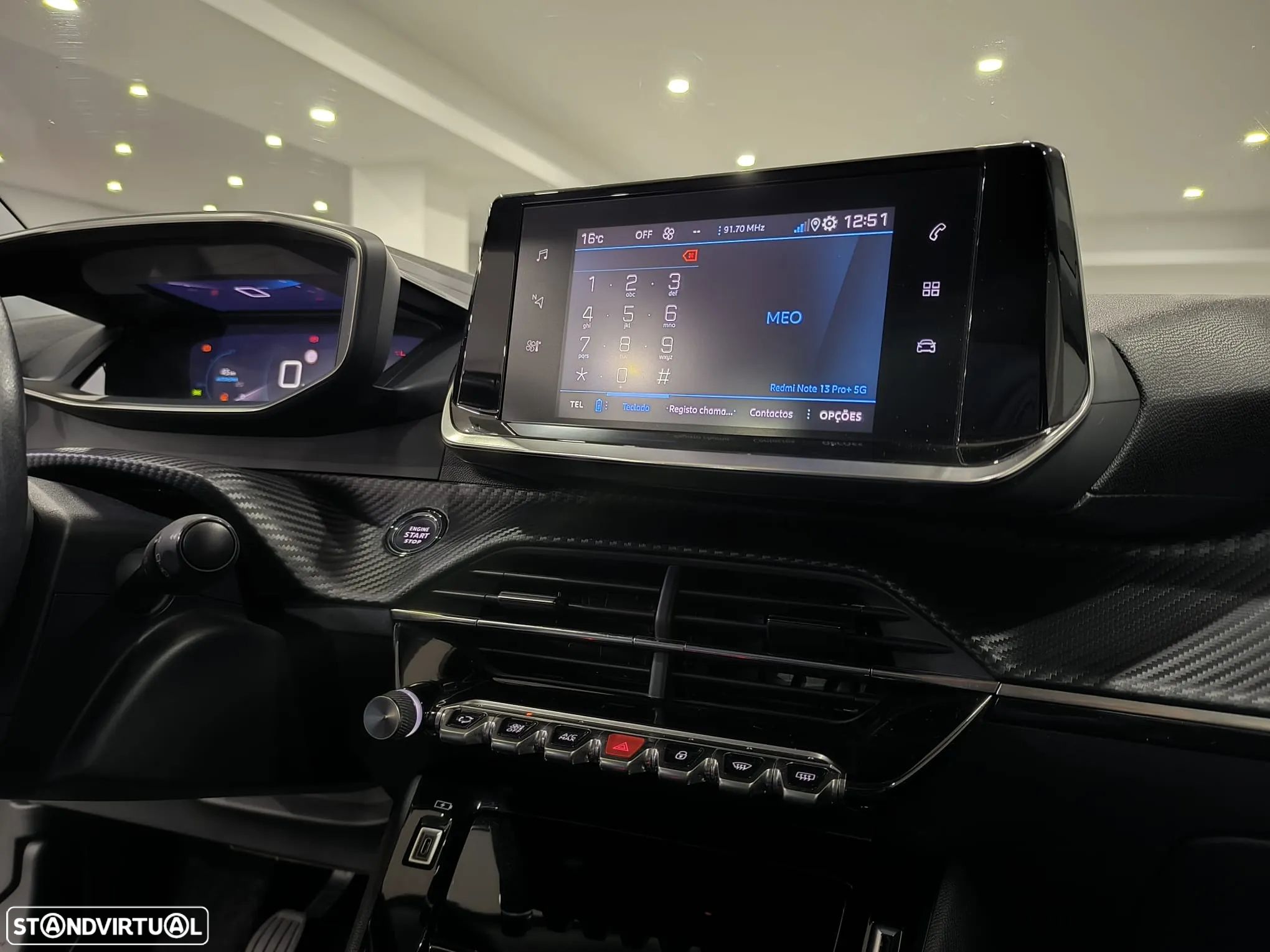 Peugeot 2008 1.2 PureTech Allure - 44