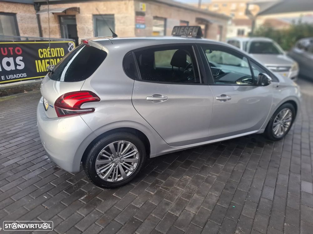 Peugeot 208 1.6 BlueHDi Style - 2