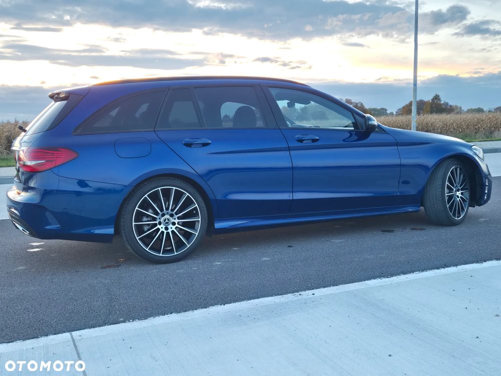 Mercedes-Benz Klasa C 220 d 4Matic T 9G-TRONIC AMG Line - 11