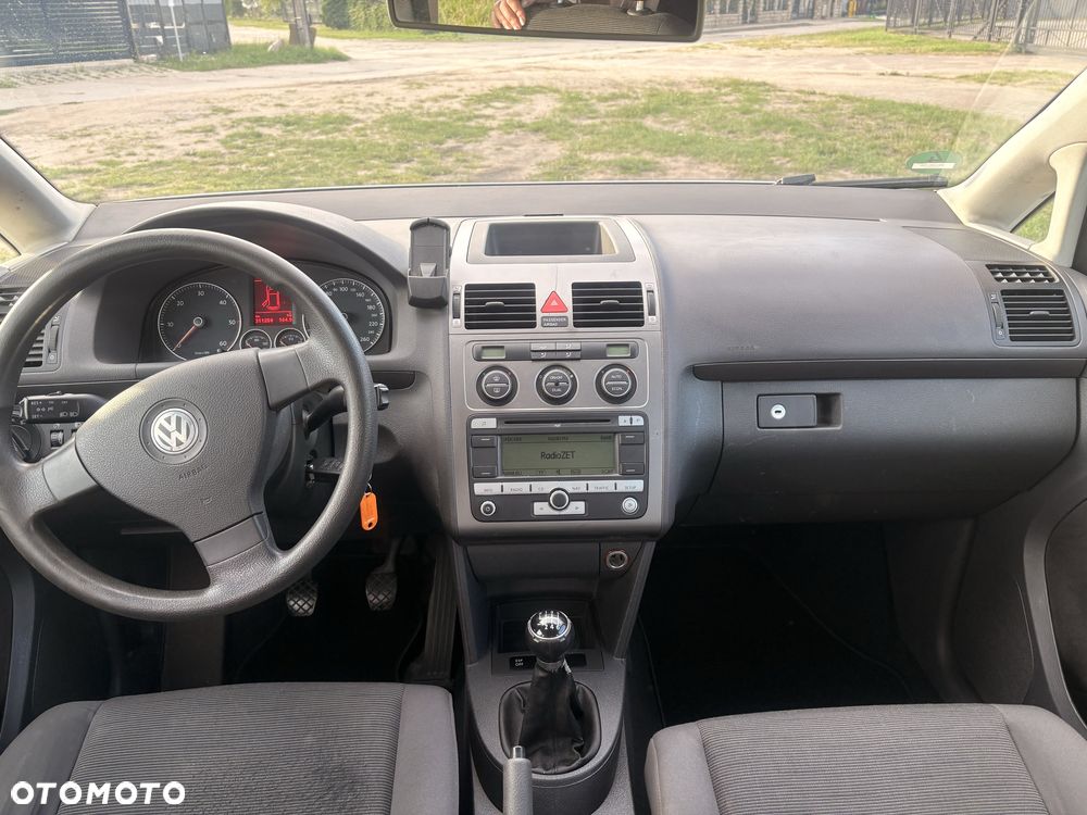 Volkswagen Touran - 5
