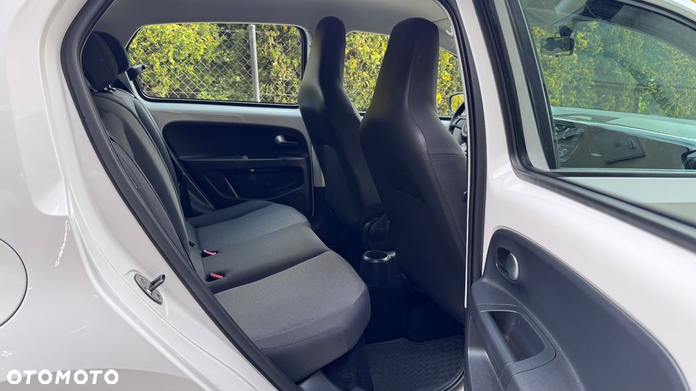 Volkswagen up! - 25