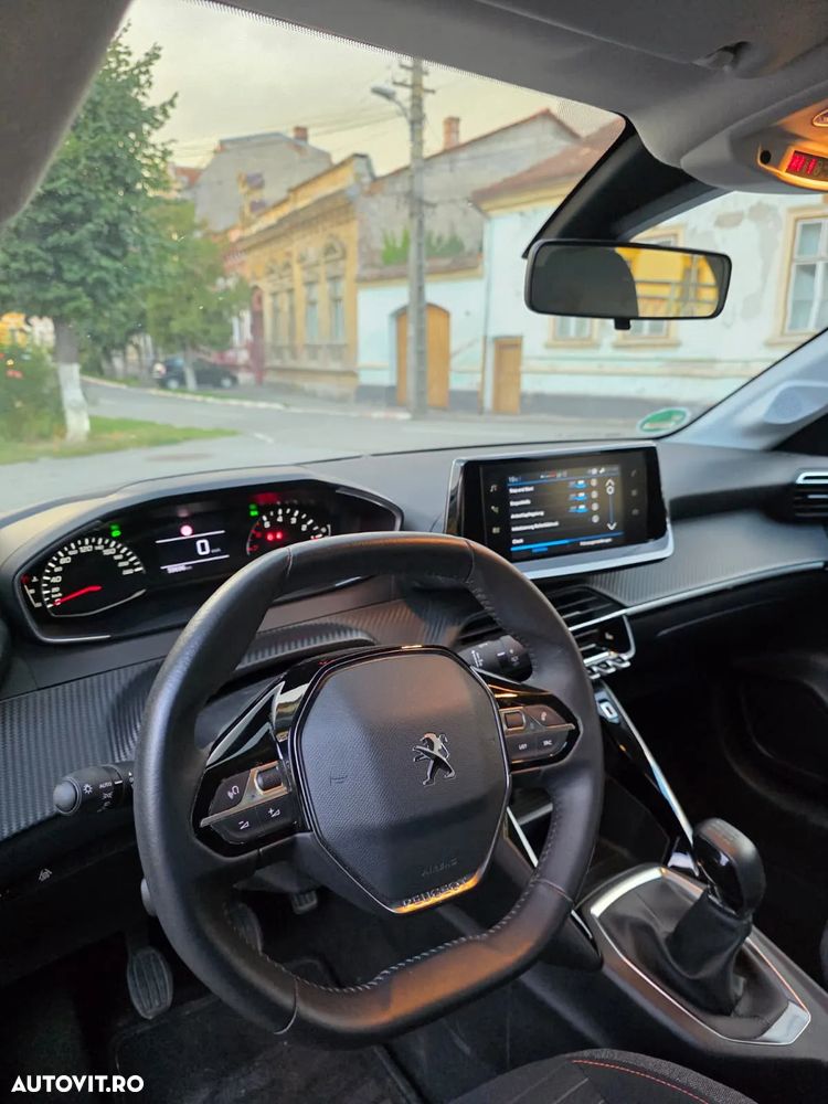 Peugeot 208 - 9