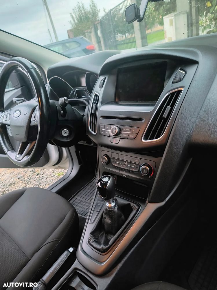 Ford Focus - 12