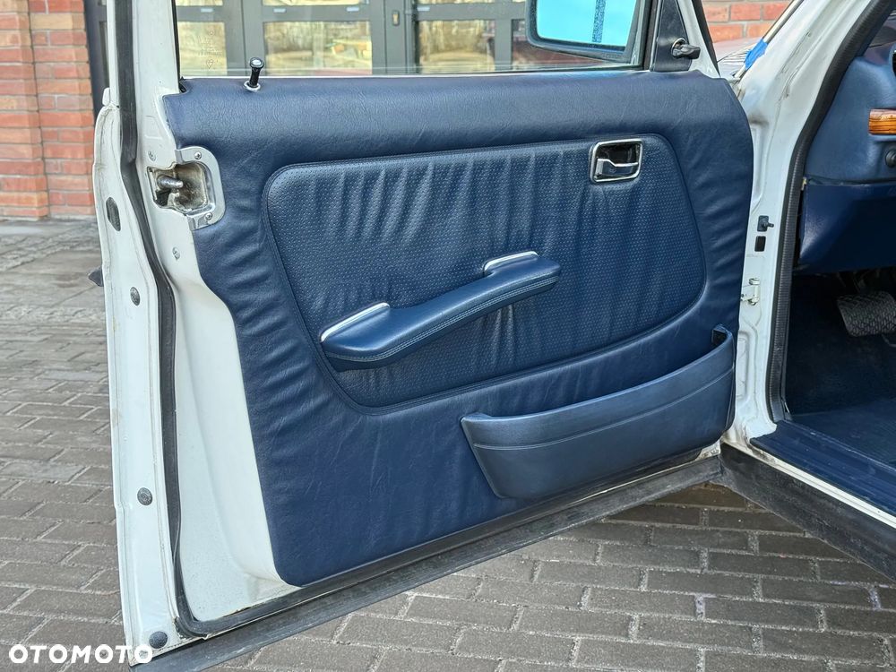 Mercedes-Benz W123 - 17