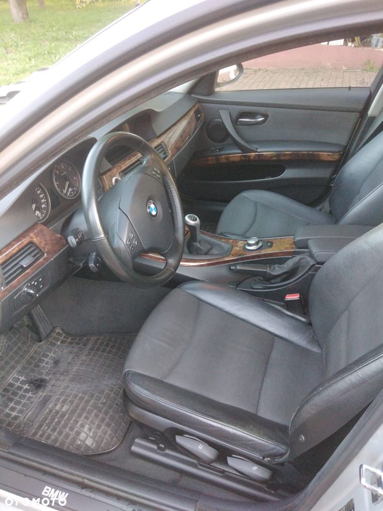 BMW Seria 3 320d - 4