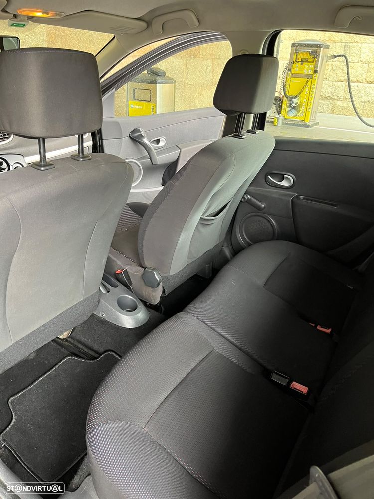 Renault Clio 1.2 16V Dynamique - 7