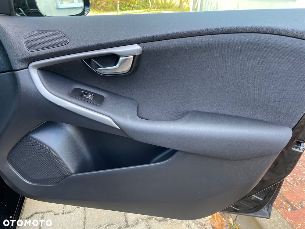 Volvo V40 D2 You - 32