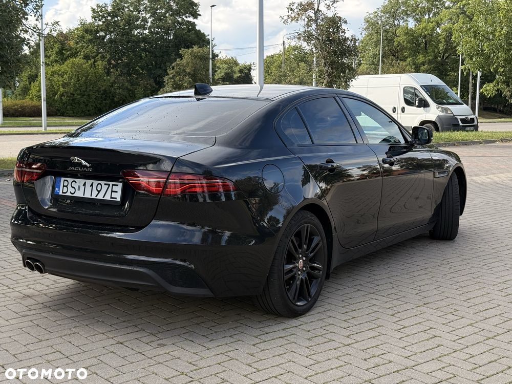 Jaguar XE - 5