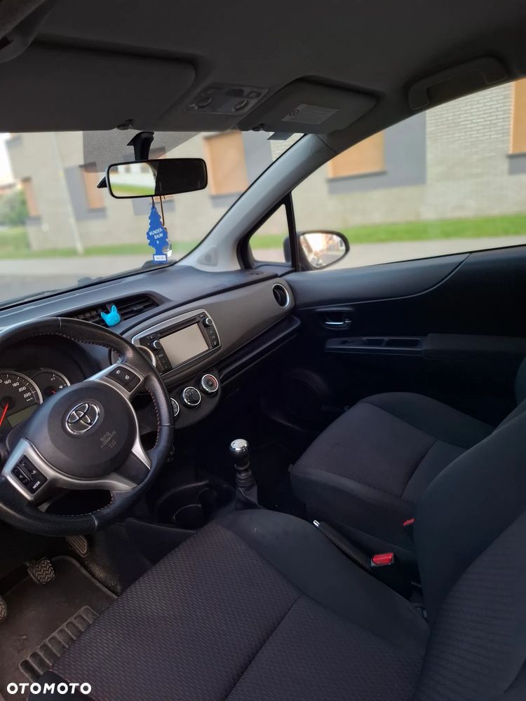 Toyota Yaris 1.33 Premium - 4