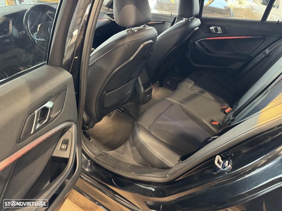 BMW 116 d Pack Desportivo M - 24