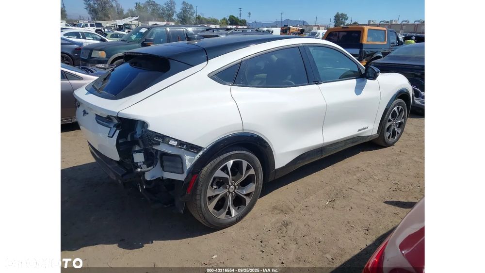 Ford Mustang Mach-E - 6