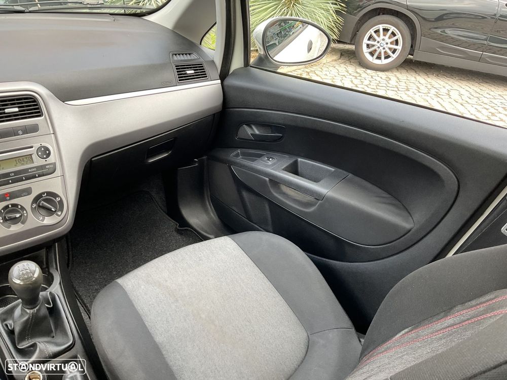 Fiat Punto 1.3 M-Jet Easy S&S - 26