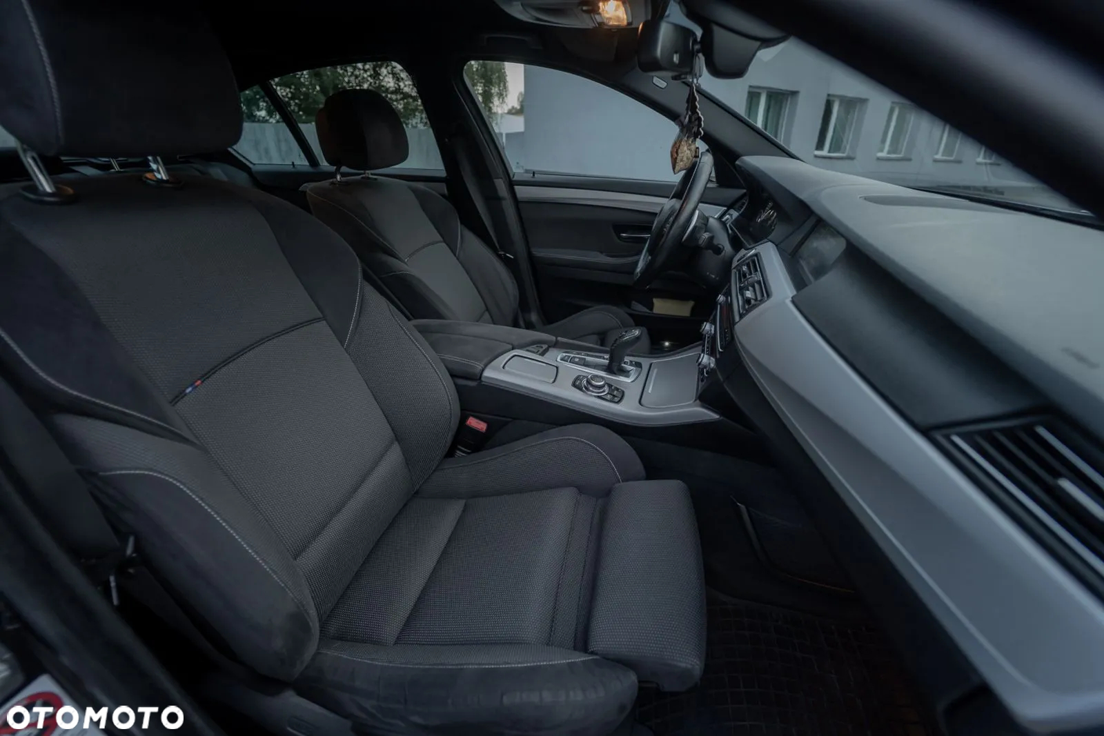 BMW Seria 5 528i xDrive - 27