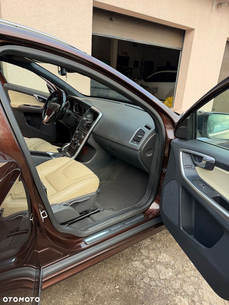 Volvo XC 60 D5 AWD Summum - 10