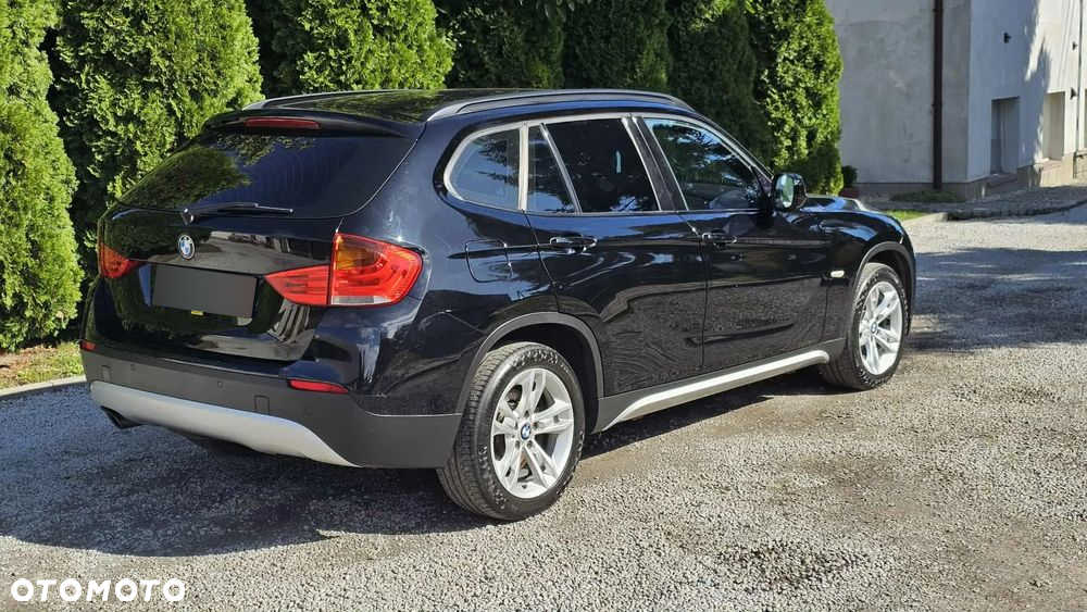 BMW X1 sDrive18i - 11