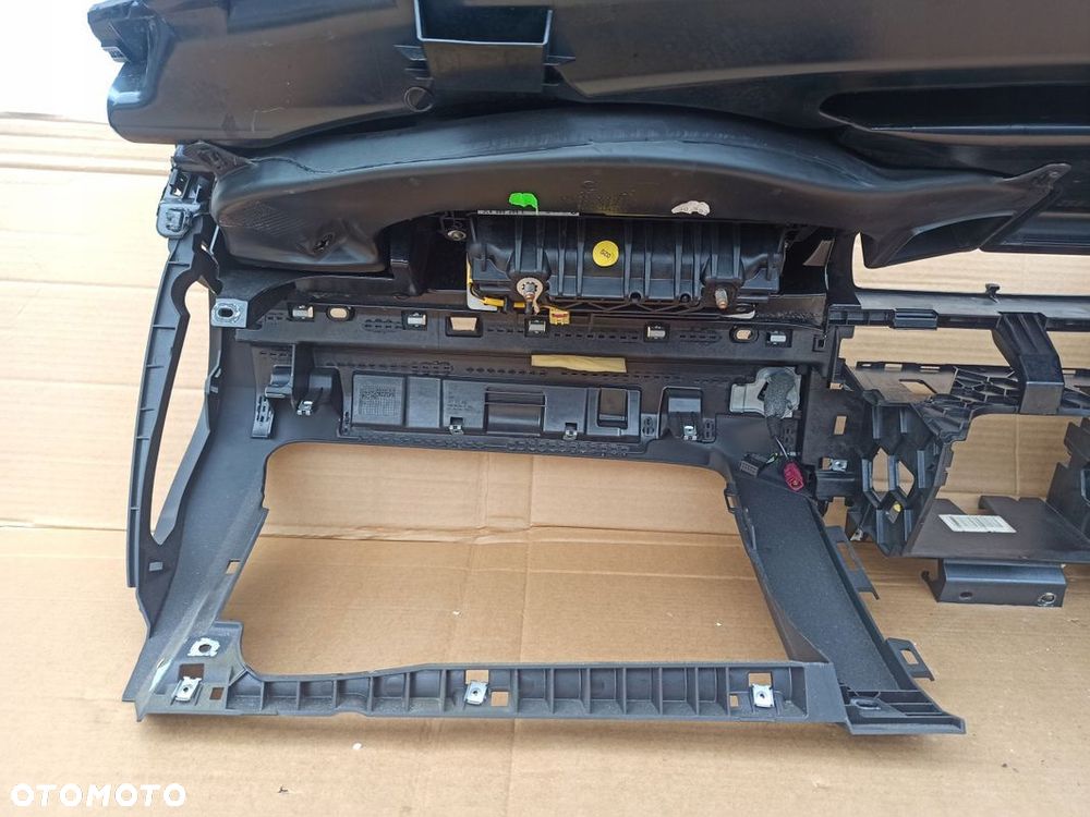 Deska rozdzielcza kokpit konsola VW PASSAT B6 B7 CC Europa - 12
