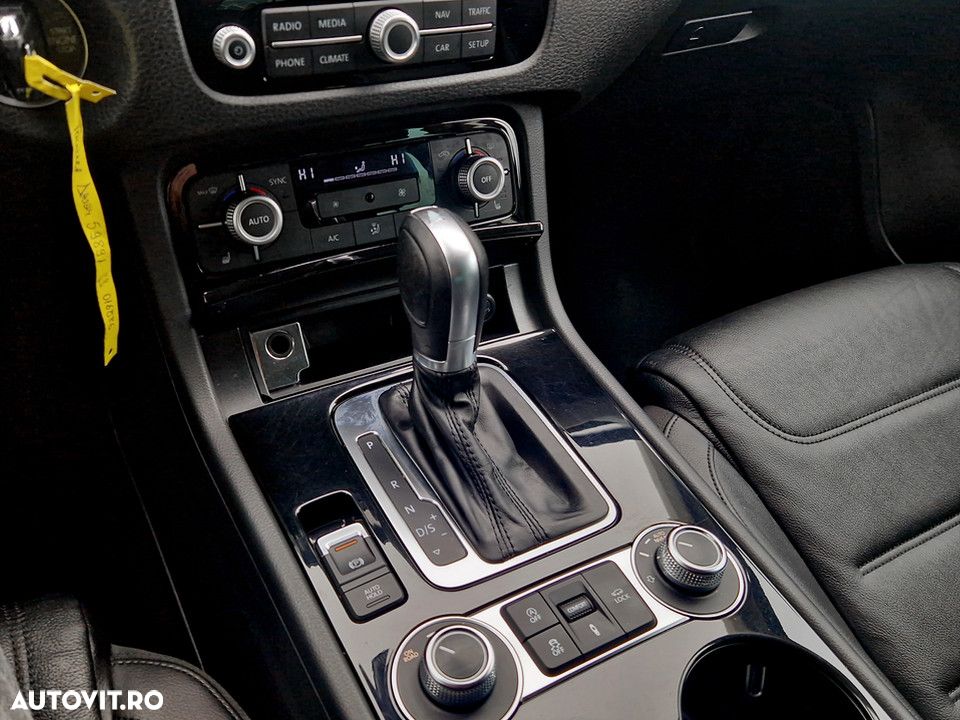 Volkswagen Touareg V6 TDI BMT Supreme Plus - 18