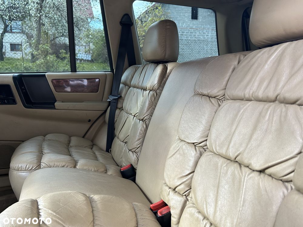 Jeep Grand Cherokee - 16