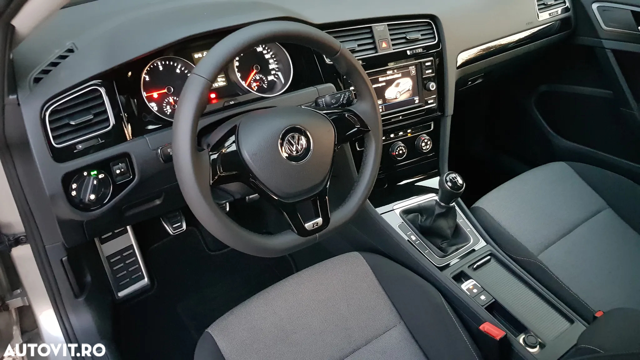 Volkswagen Golf - 17