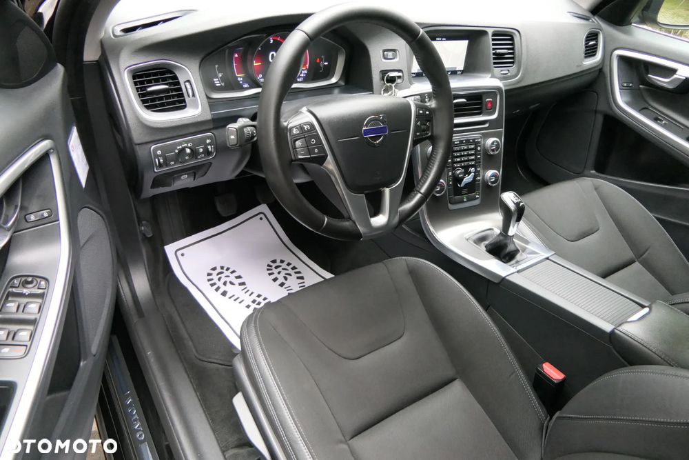 Volvo V60 D2 Drive-E Momentum - 17