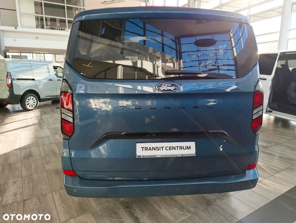Ford Tourneo Custom - 6