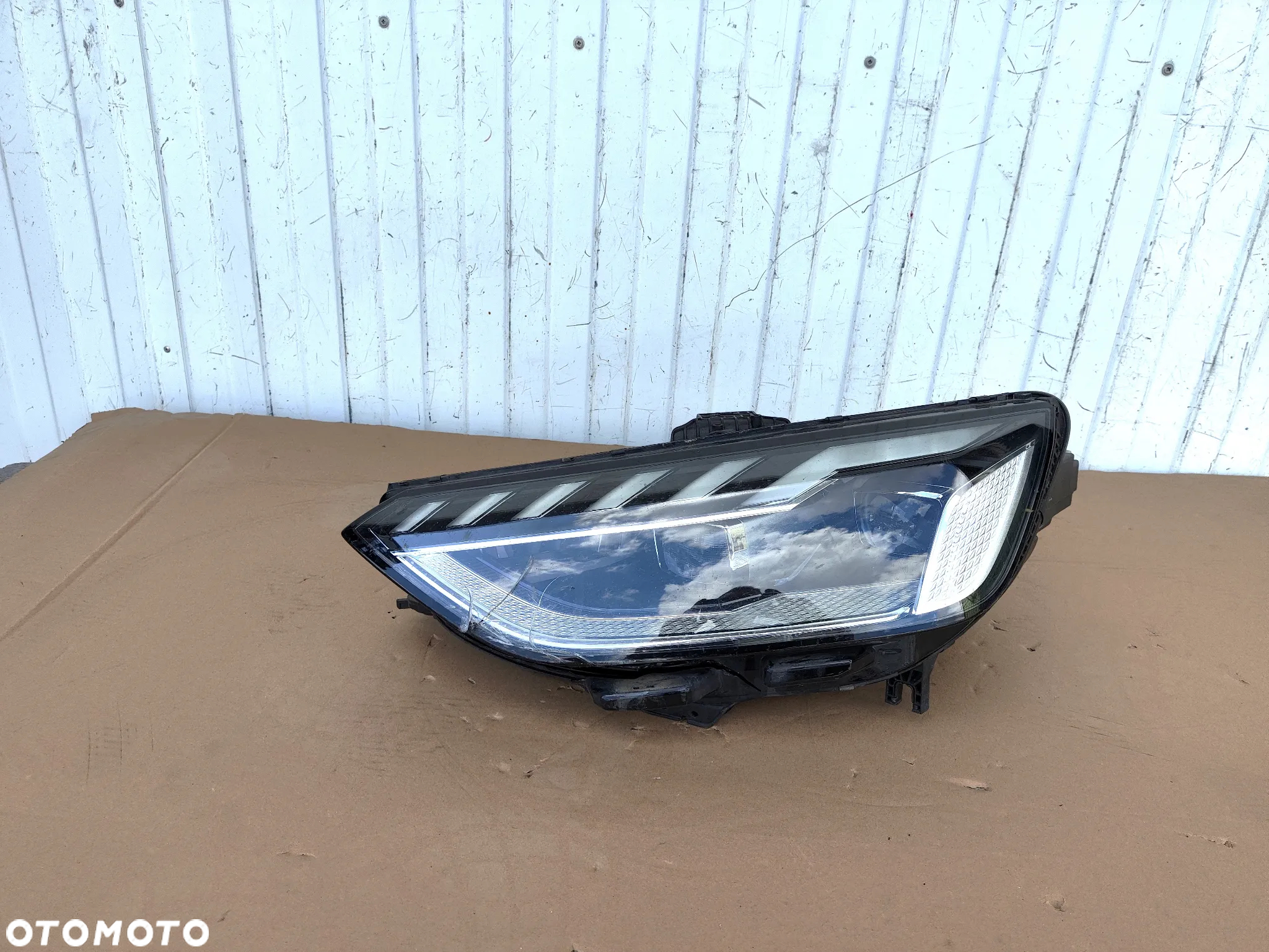 AUDI A4 B9 8W0 LIFT MATRIX FULL LED LAMPA LEWA PRZÓD - 2