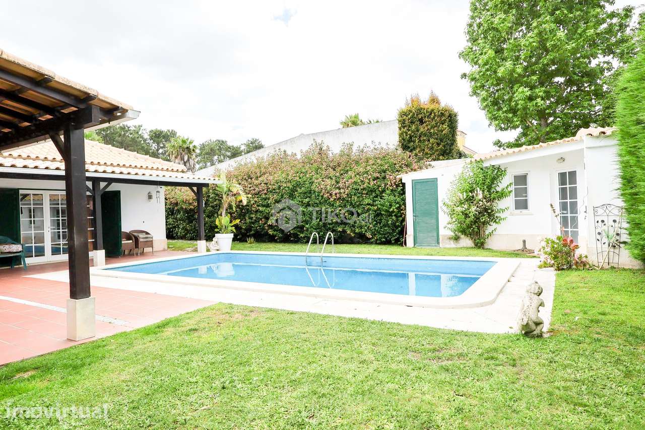 MORADIA T5 DE ESQUINA NA VERDIZELA COM PISCINA, SAUNA, JARDIM E SEGURA - Grande imagem: 2/57