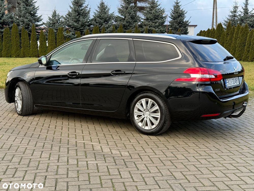 Peugeot 308 - 8