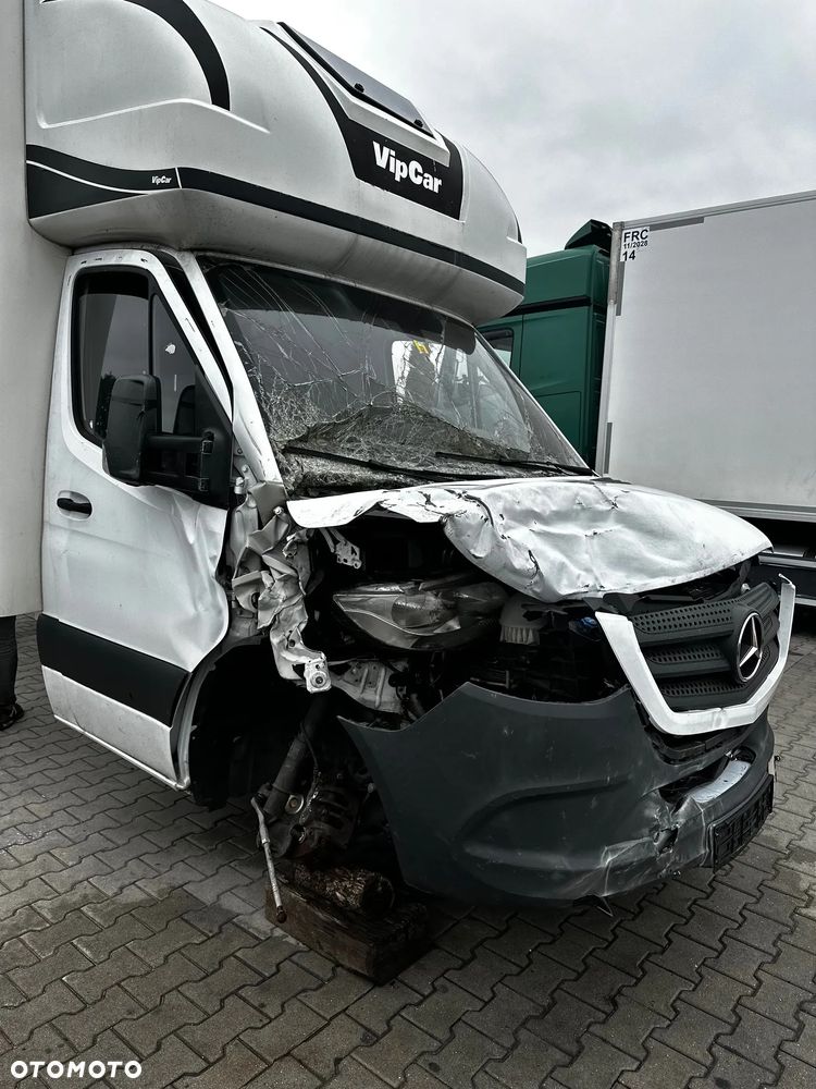 Mercedes-Benz Sprinter W907 - 2