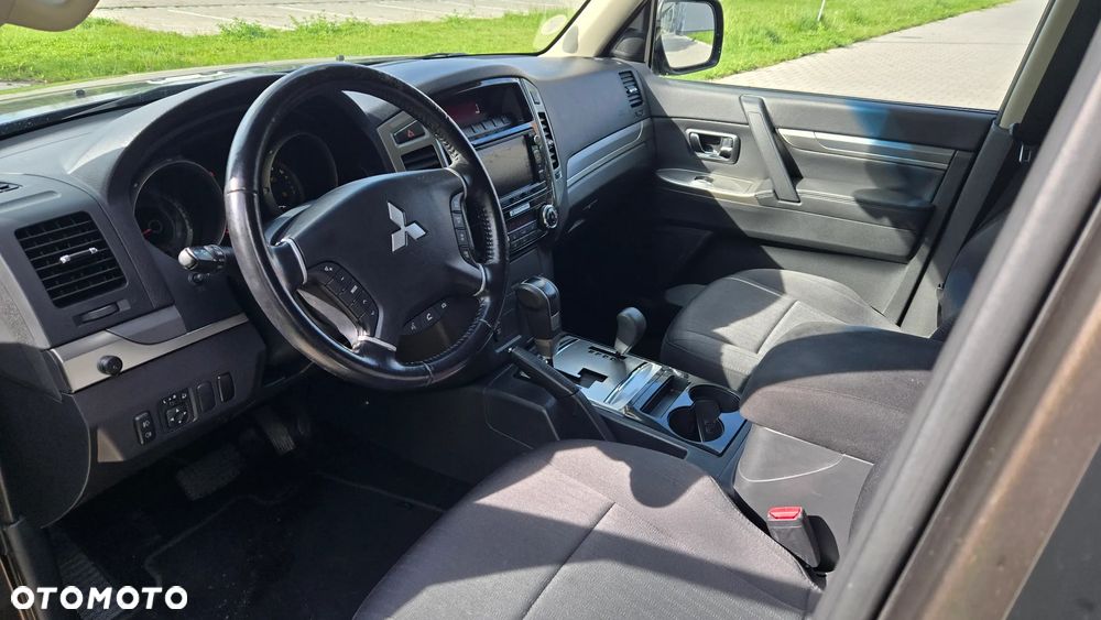 Mitsubishi Pajero 3.2 DI-D Automatik Top - 9