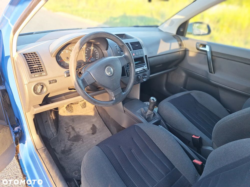Volkswagen Polo 1.4 16V Trendline - 9