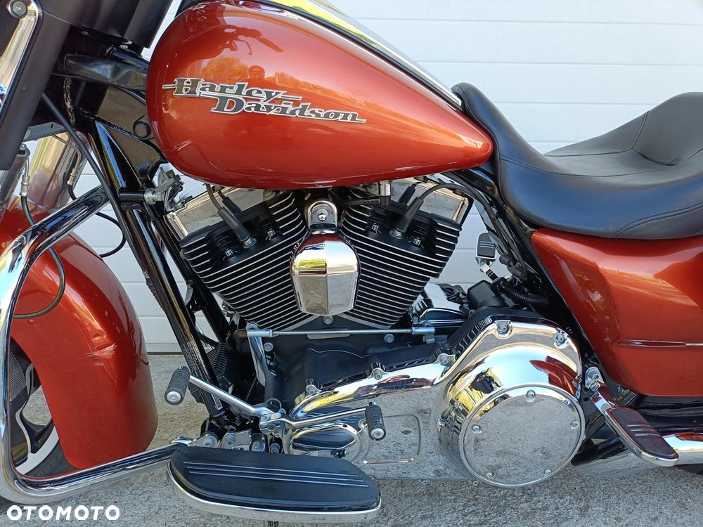 Harley-Davidson Touring Street Glide - 29