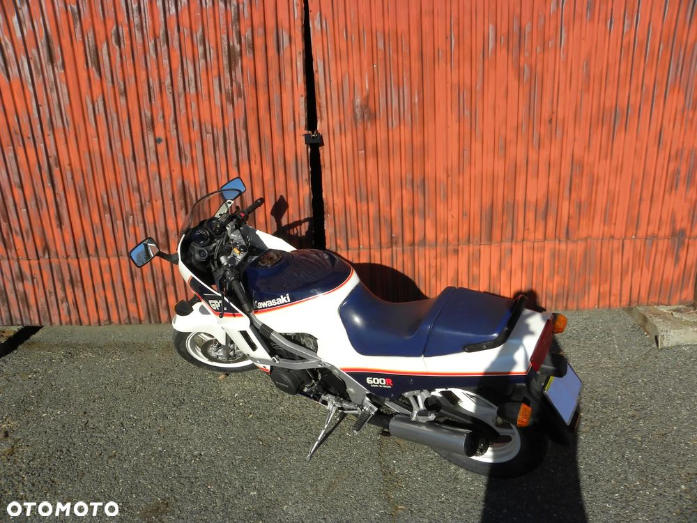 Kawasaki GPZ - 9