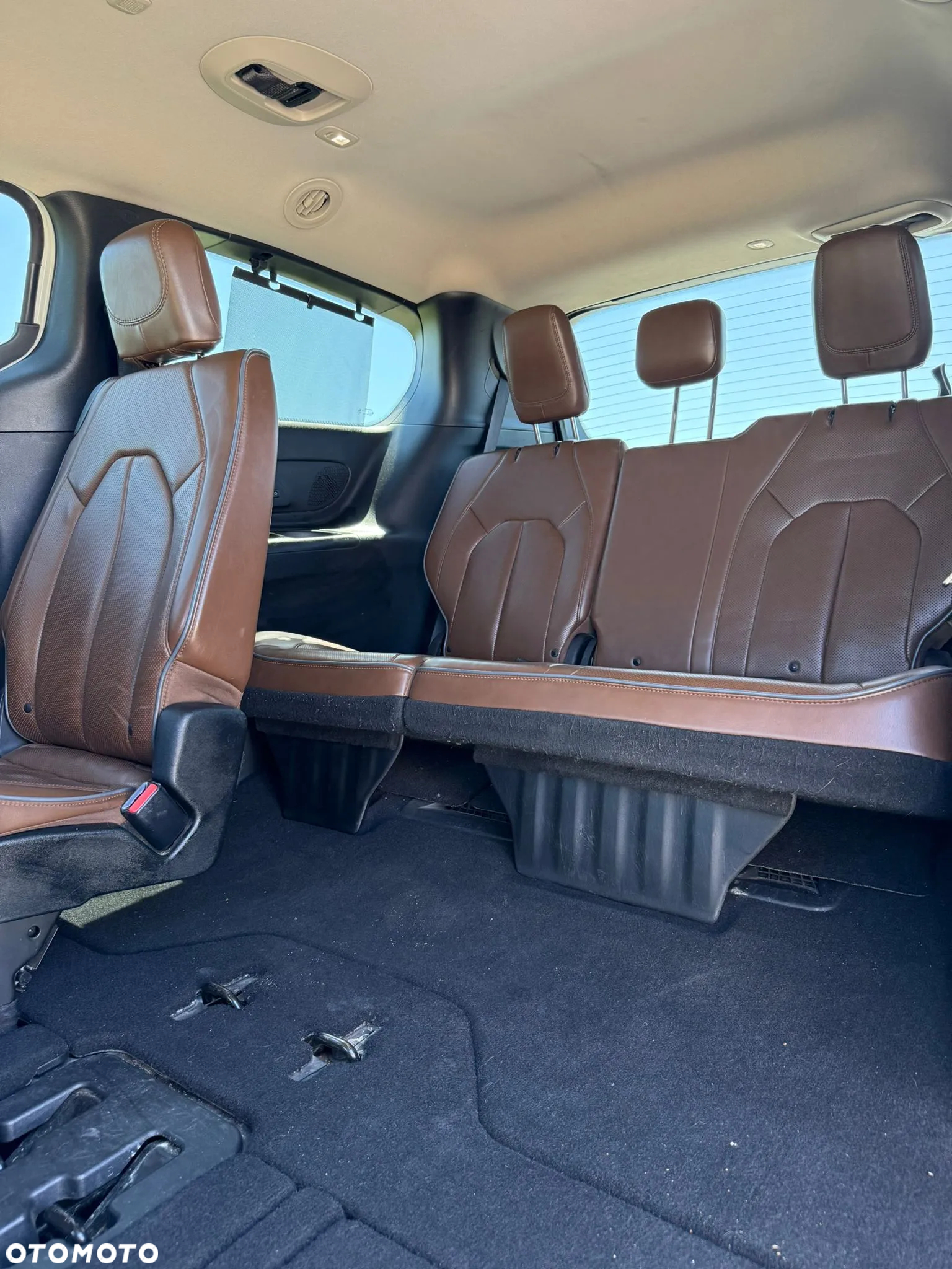 Chrysler Pacifica - 8
