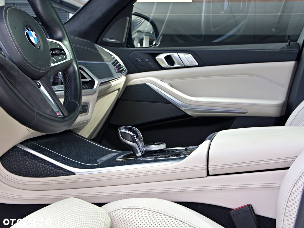 BMW X7 M50i sport - 31