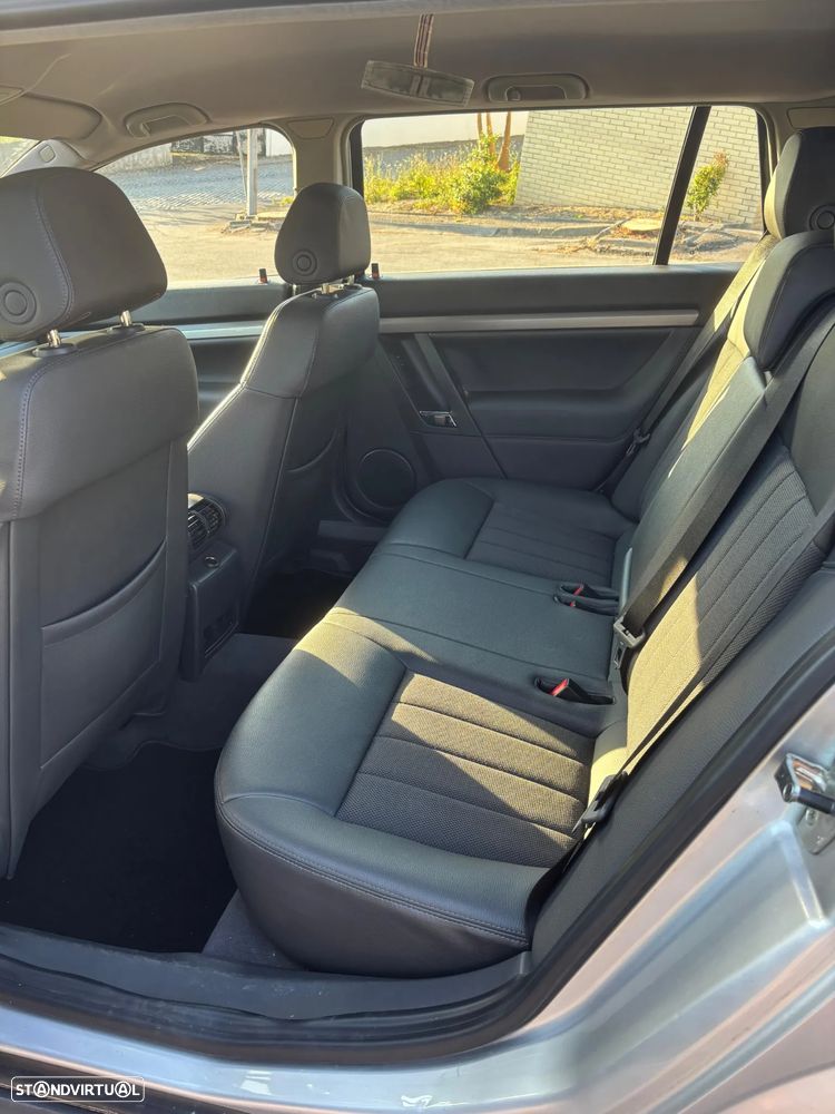 Opel Vectra Caravan 1.9 CDTi Elegance - 22