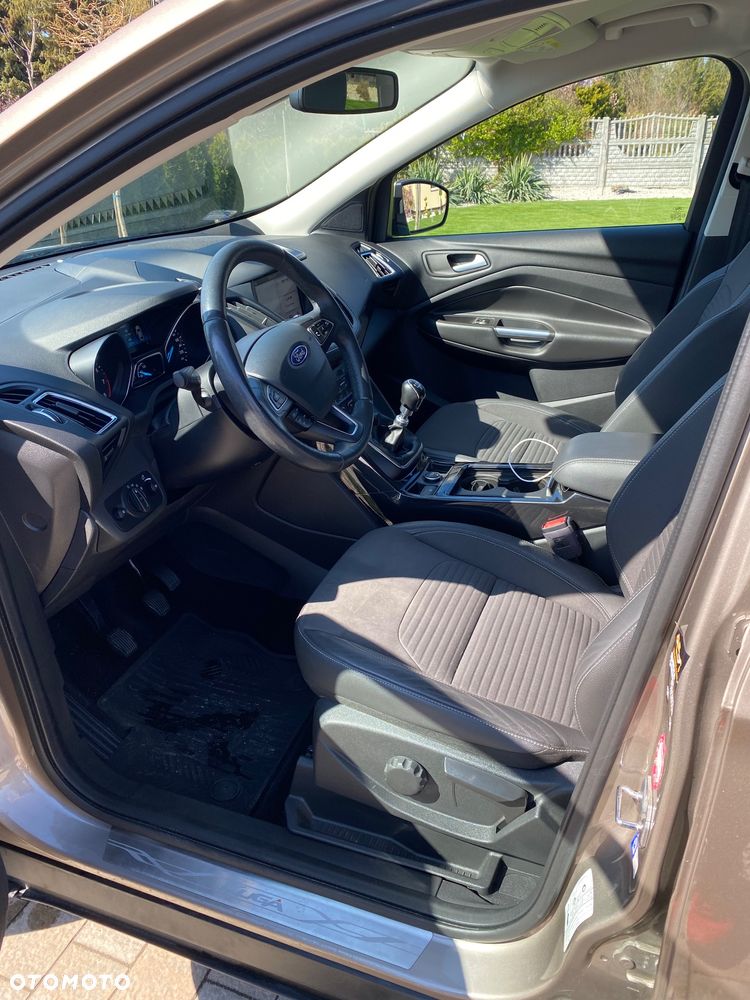 Ford Kuga 1.5 EcoBoost FWD Titanium ASS MMT6 - 11