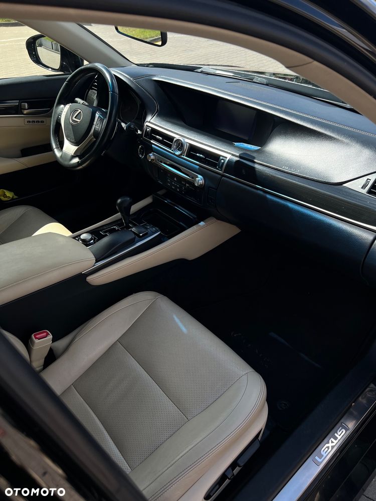 Lexus GS - 3