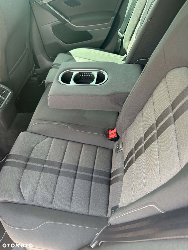 Volkswagen Golf - 10