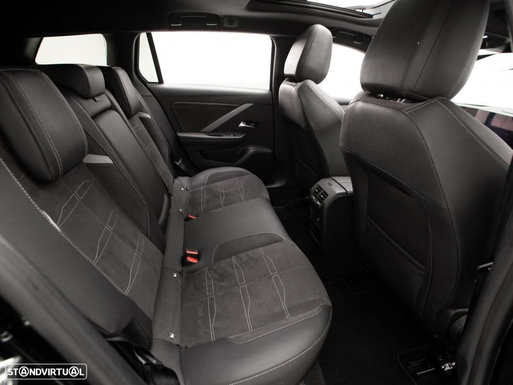 Opel Astra Sports Tourer - 12