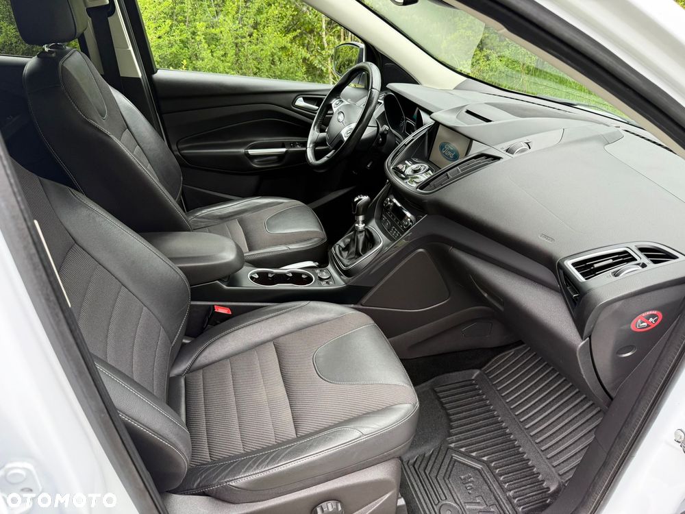Ford Kuga 2.0 TDCi 4x4 ST-Line - 24