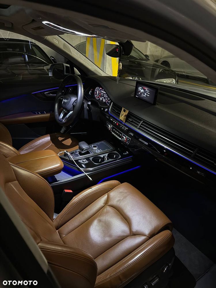 Audi Q7 - 11
