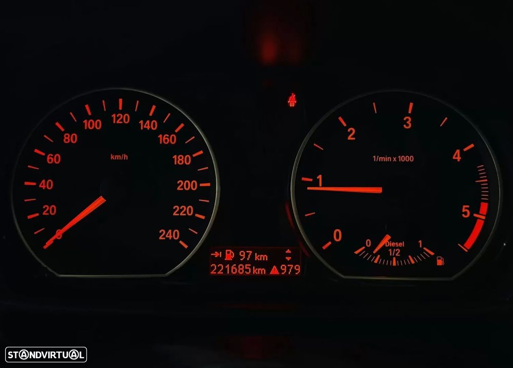 BMW 118 d Pack M - 15