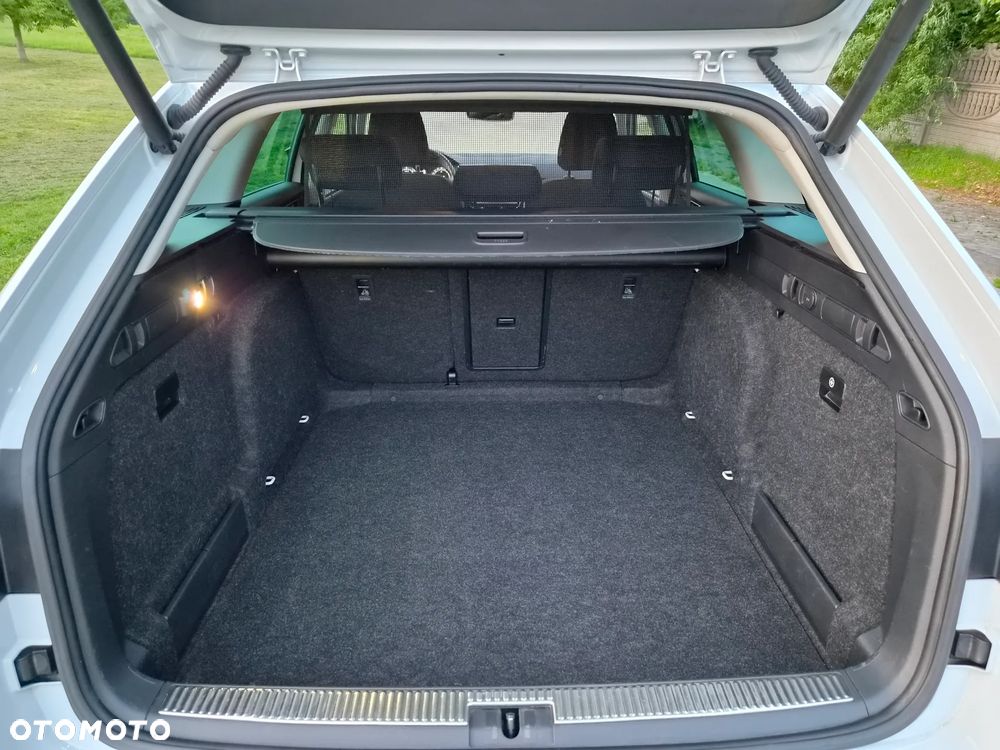 Skoda Superb 2.0 TDI DSG Ambition - 23