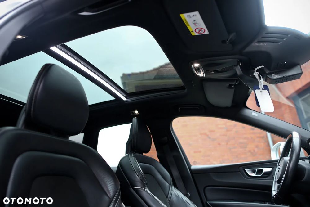 Volvo XC 60 D4 SCR AWD R-Design - 26