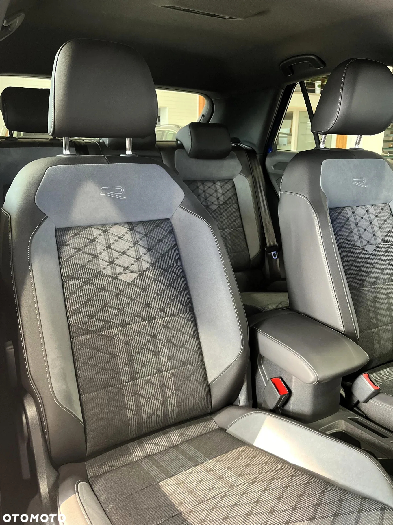 Volkswagen T-Roc 1.5 TSI R-Line DSG - 36